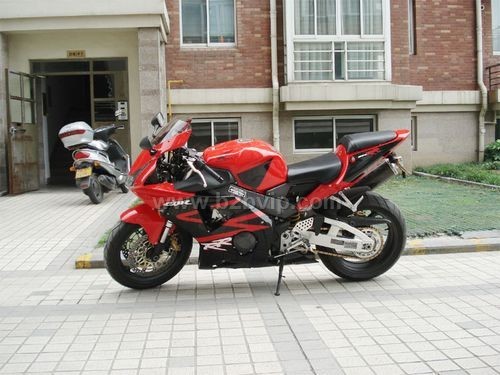 出售进口本田&nbsp;CBR-954RR摩托车