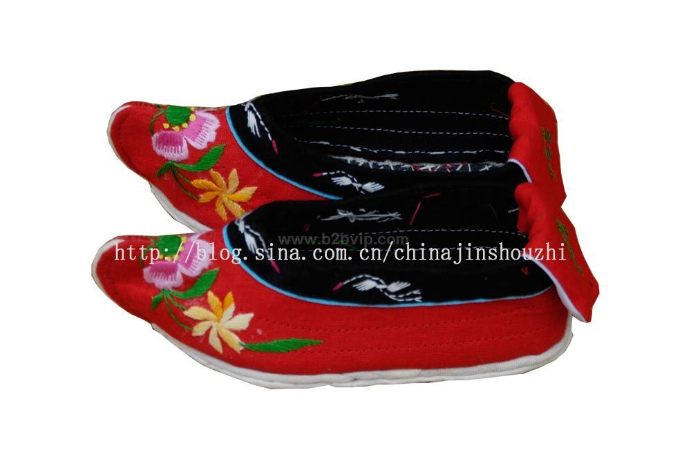 供应鞋,绣花鞋,工艺鞋,布鞋,民族饰品,民族工艺品,民族鞋,手工鞋,仿古绣花鞋，唐装鞋,&nbsp;手工绣花鞋