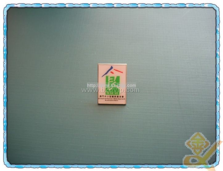 供应批发流行徽章 广告化妆镜 马口铁胸章 服装辅料襟章