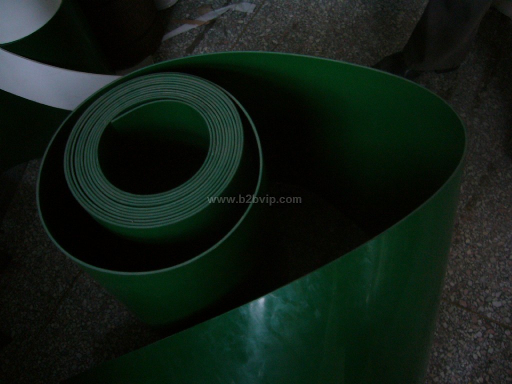 两面都是绿色输送带