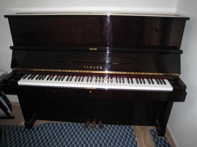 YAMAHA