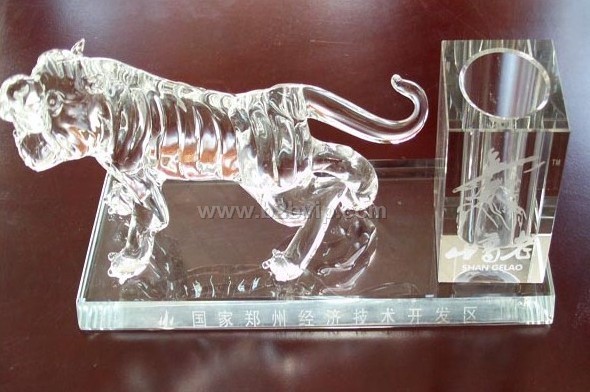 供应水晶老虎两件套，水晶单位纪念品批发，水晶政府礼品定做，水晶礼品