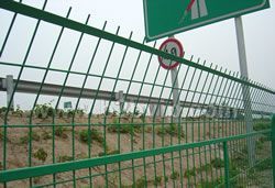 高速公路隔离栅