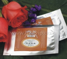 收紧眼袋的眼膜贴