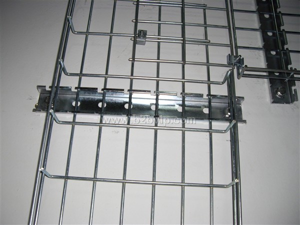钢网桥架